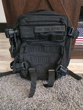 WOLF Black Tactical 9l Backpack